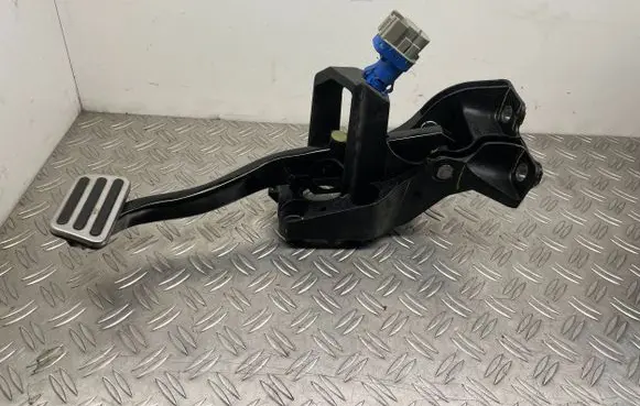 Ford Mustang VI Brake pedal FR3C2D094CD
