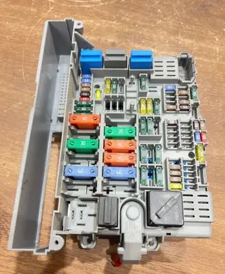 BMW 1 E81 E87 Fuse module 6906613 240604