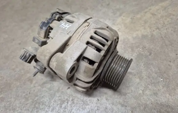 Toyota Hilux (AN10, AN20, AN30) Generator/alternator 0124315033