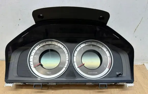 Volvo V60 Speedometer (instrument cluster) 31343325