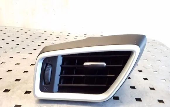 Nissan X-Trail T32 Dashboard side air vent grill/cover trim 687614CE1A 687614CE0A 687614BA1A