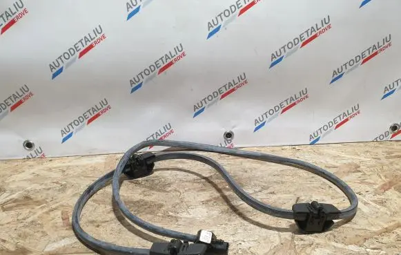 Windshield washer spray nozzle