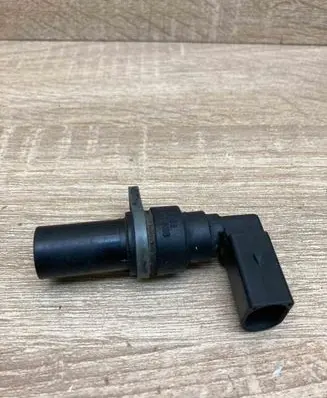 BMW 5 E39 Crankshaft speed sensor 2247926 25916010