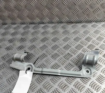 Audi A6 S6 C8 4K Fender mounting bracket 4K0821167