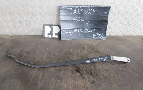 Suzuki SX4 Rear wiper blade arm 