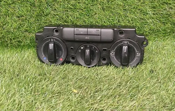 Volkswagen Jetta VI Climate control unit 5C0820047BK 901519030000
