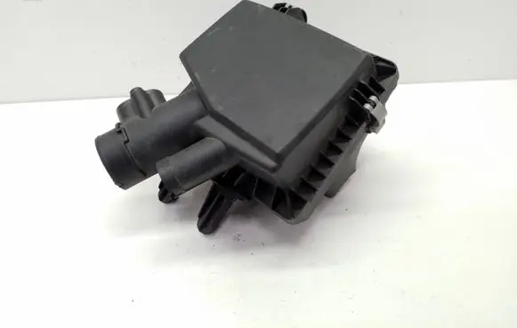Chevrolet Volt I Air filter box 22752968