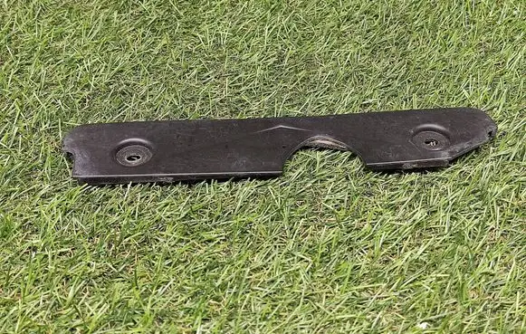 Nissan Leaf I (ZE0) Electric car charge socket cover 653813NK1A