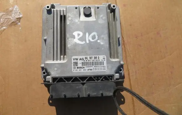 Volkswagen PASSAT B8 Engine control unit/module 04L907309R 0281031066