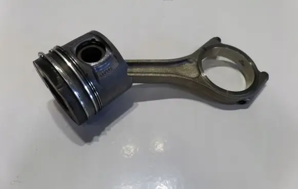 Land Rover Discovery 3 - LR3 Piston 4R8Q27TDV6