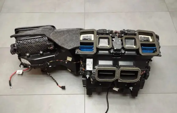 Mercedes-Benz CLS C218 X218 Interior heater climate box assembly A2188301360