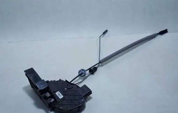 Volvo XC60 Front door lock 30799301 46769