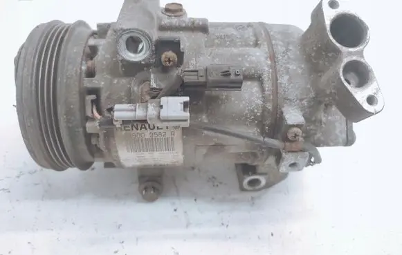Renault Clio IV Air conditioning (A/C) compressor (pump) 926009582R
