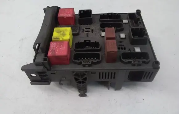 Renault Laguna II Fuse module 8200283814 8200004201E 518836002