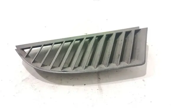 Mitsubishi Colt Front bumper lower grill MN127774