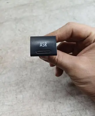Traction control (ASR) switch