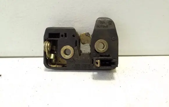 Volkswagen Golf III Tailgate/trunk/boot lock/catch/latch 1H6827505B 1H6827505C 1HM827505A