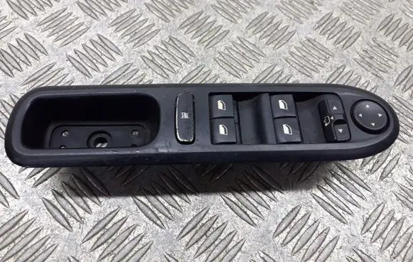 Peugeot 407 Front door window switch trim 96468704XT