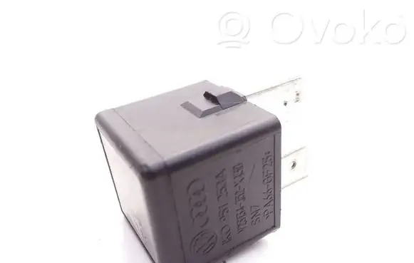 Volkswagen PASSAT B6 Other relay 1K0951253A