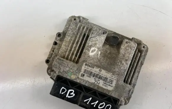 Opel Astra H Engine control unit/module ECU 55556829 0281011943