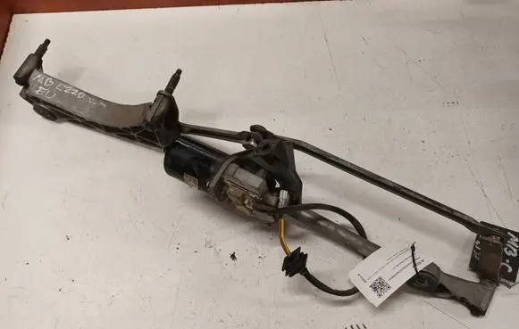 Mercedes-Benz C W203 Front wiper linkage and motor 404518 A2038200342