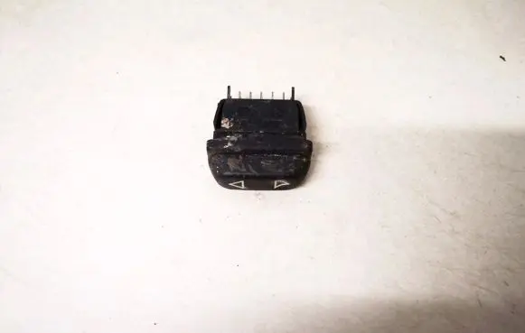 Citroen Xsara Picasso Electric window control switch 22681