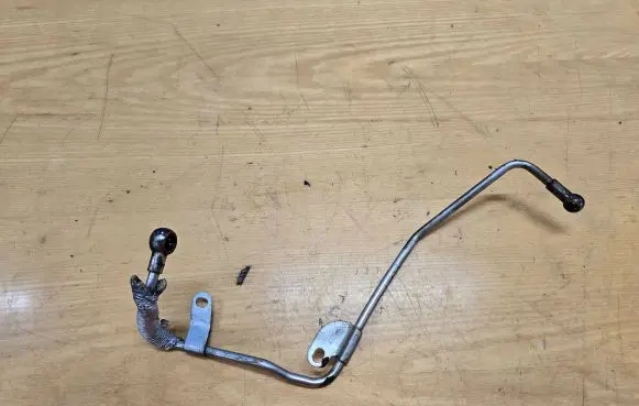 Mazda CX-7 Turbo turbocharger oiling pipe/hose