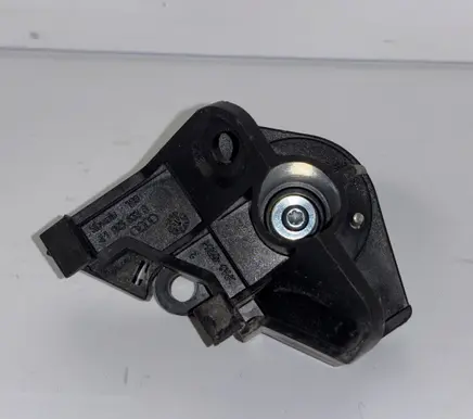 Audi A6 S6 C6 4F Engine bonnet (hood) release handle 4F1823633B