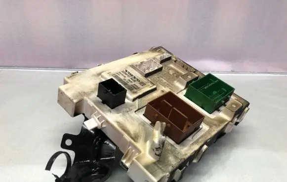 Volvo XC40 Central body control module 32268107