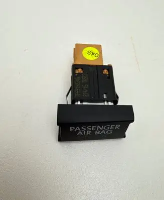 Volkswagen Touareg II Passenger airbag on/off switch 7P6919234A