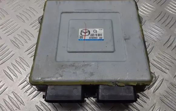 Mazda 5 Engine control unit/module L82318881E