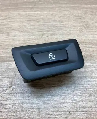 BMW 5 G30 G31 G38 Tailgate/boot open switch button 9162644 549584022