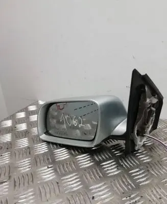 Volkswagen Polo Front door electric wing mirror E1010695