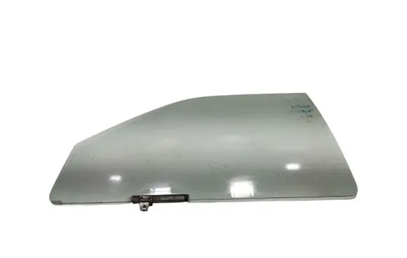 Mitsubishi L200 Front door window glass four-door