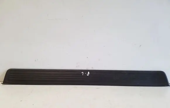 Honda CR-V Front sill trim cover 84252SWAA012M1