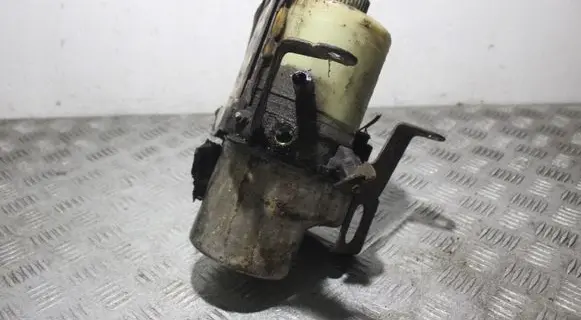 Skoda Fabia Mk1 (6Y) Power steering pump