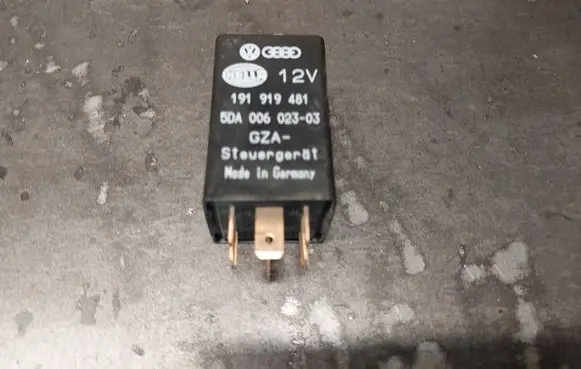 Audi 80 90 B3 Glow plug pre-heat relay 191919481 5DA006023-03