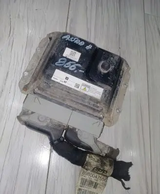 Opel Astra H Engine control unit/module ECU 55571776