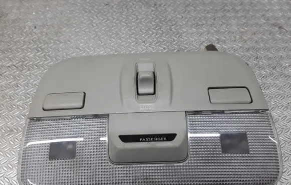 Subaru Outback Front seat light