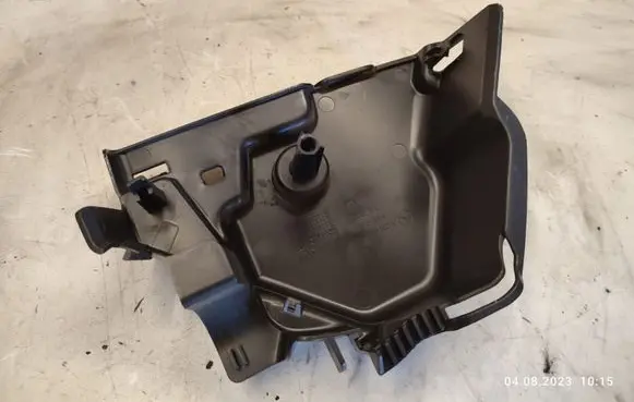 Mercedes-Benz C W204 Handbrake trim A2046891308