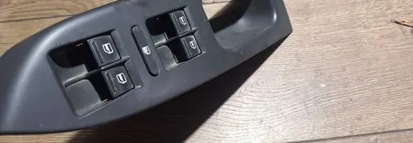 Volkswagen Touran I Electric window control switch 1t1867371h