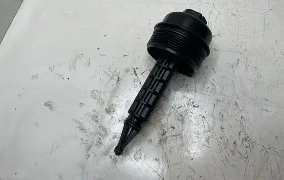 BMW 3 E46 Oil filter cover 6740326119