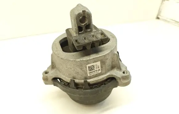BMW 7 G11 G12 Engine mount bracket 6860478