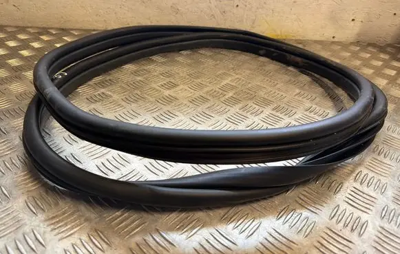 KIA Niro Front door rubber seal 