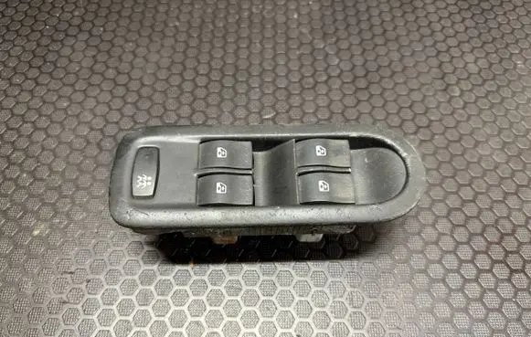 Renault Megane II Electric window control switch 156018070
