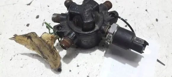 Ford Focus Fuel distributor R9144Z020C
