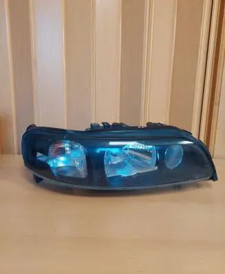 Volvo V70 Headlight/headlamp 8693657 89008267