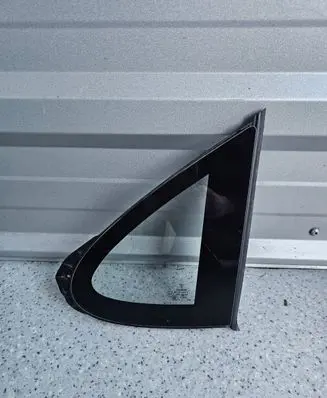 Porsche Panamera (971) Front triangle window/glass 