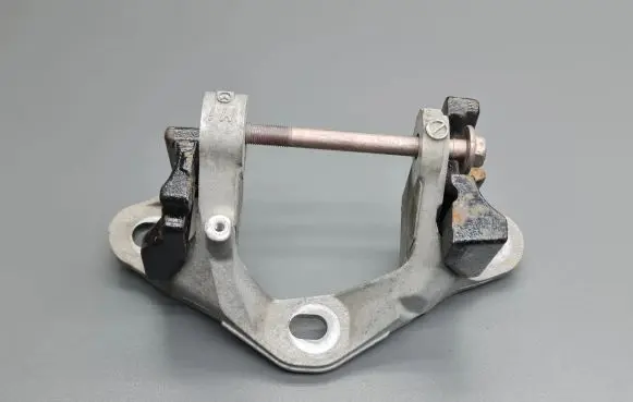 Mazda 3 III Gearbox mounting bracket