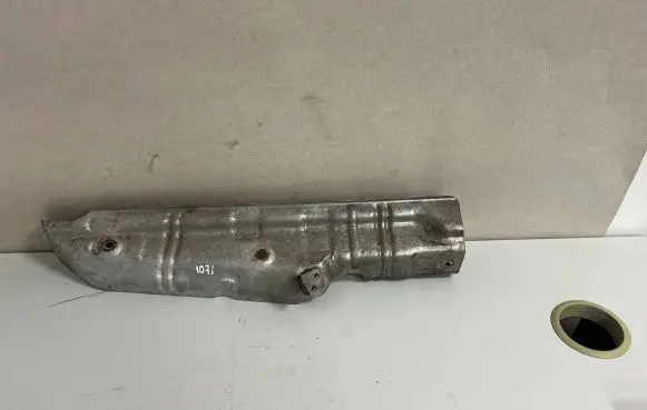 BMW 7 F01 F02 F03 F04 Heat shield in engine bay 8511809